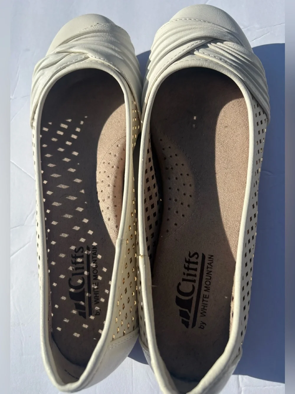 Cliffs by WHITE MOUNTAIN Cream Twisted-Detail Perforated Ballet Flats